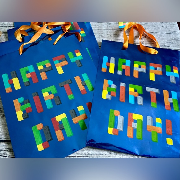NEW. Birthday gift bags. Colorful building bricks design. - Picture 1 of 4